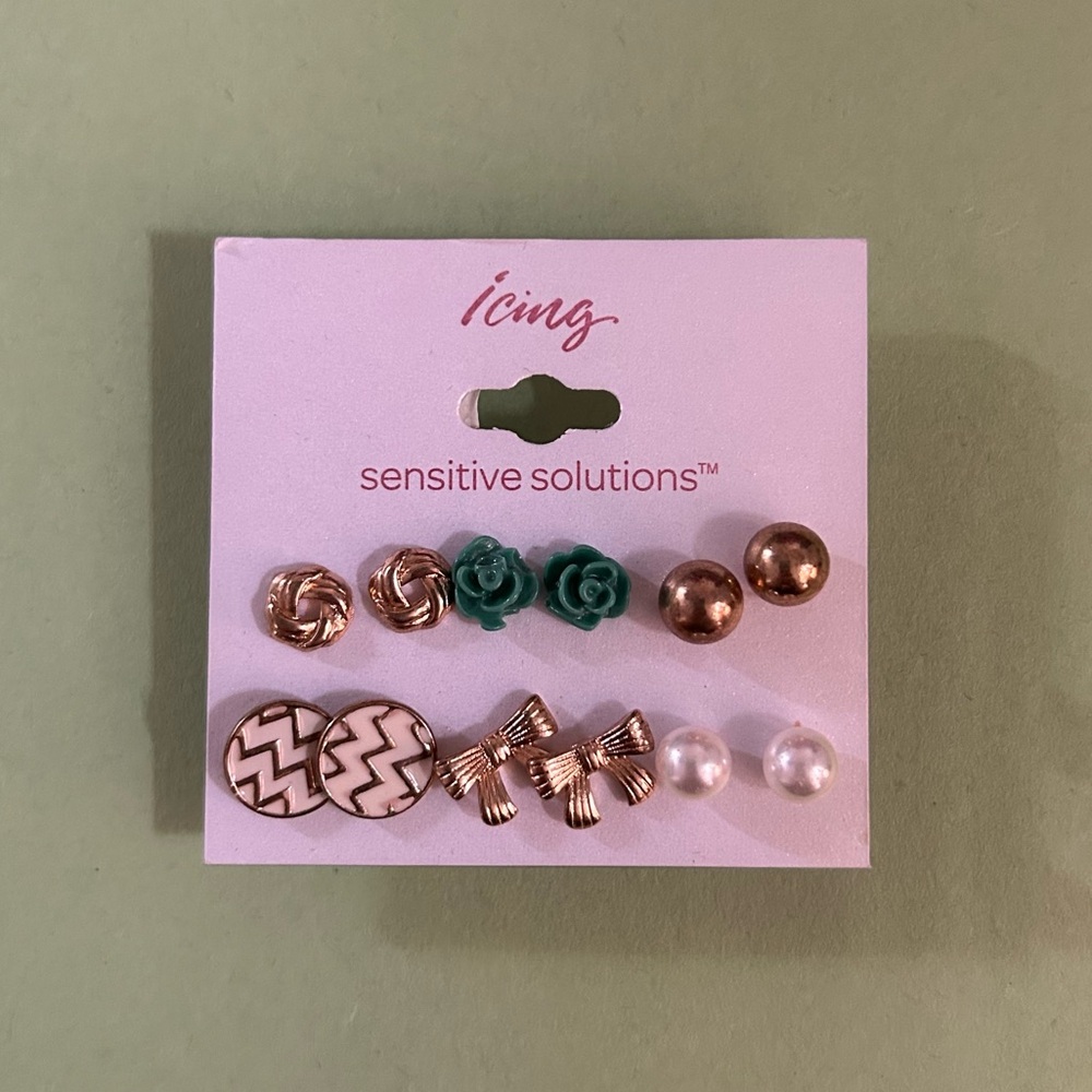Icing Earnings (6 Pairs)